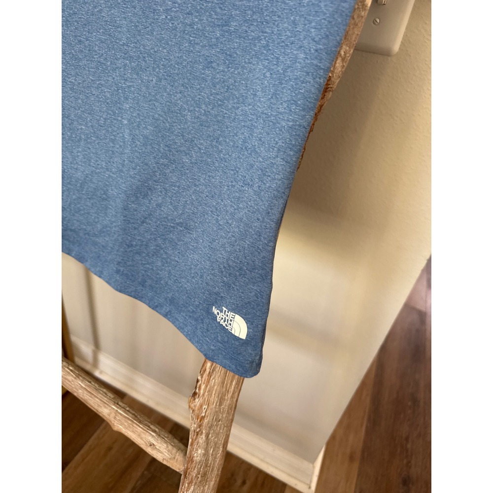 The North Face women's short-sleeve athletic t-shirt blue heathered color XS - Picture 3 of 7